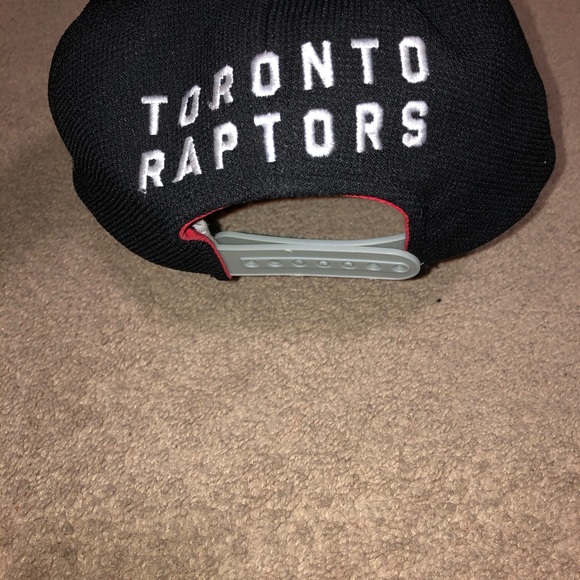 Adidas Toronto Raptors Hat - Picture 2 of 6